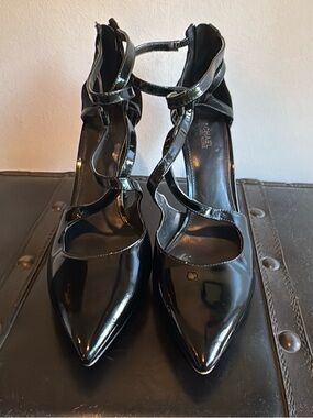 Michael Kors Black Patent Pointed-Toe Strappy Catia Pumps. Size 7